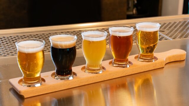 Brauereiindustrie, Verschiedene Biersorten, Foto von Bohdan Stocek